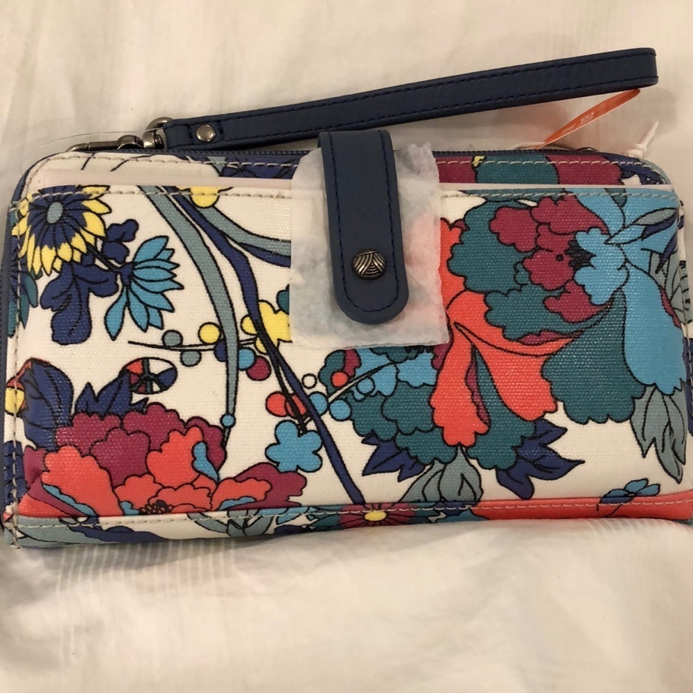 SAKROOTS LARGE SMARTPHONE CROSSBODY/WRISTLET NWT